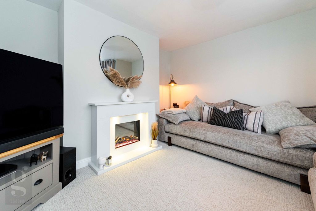 Property photo 3 of 25