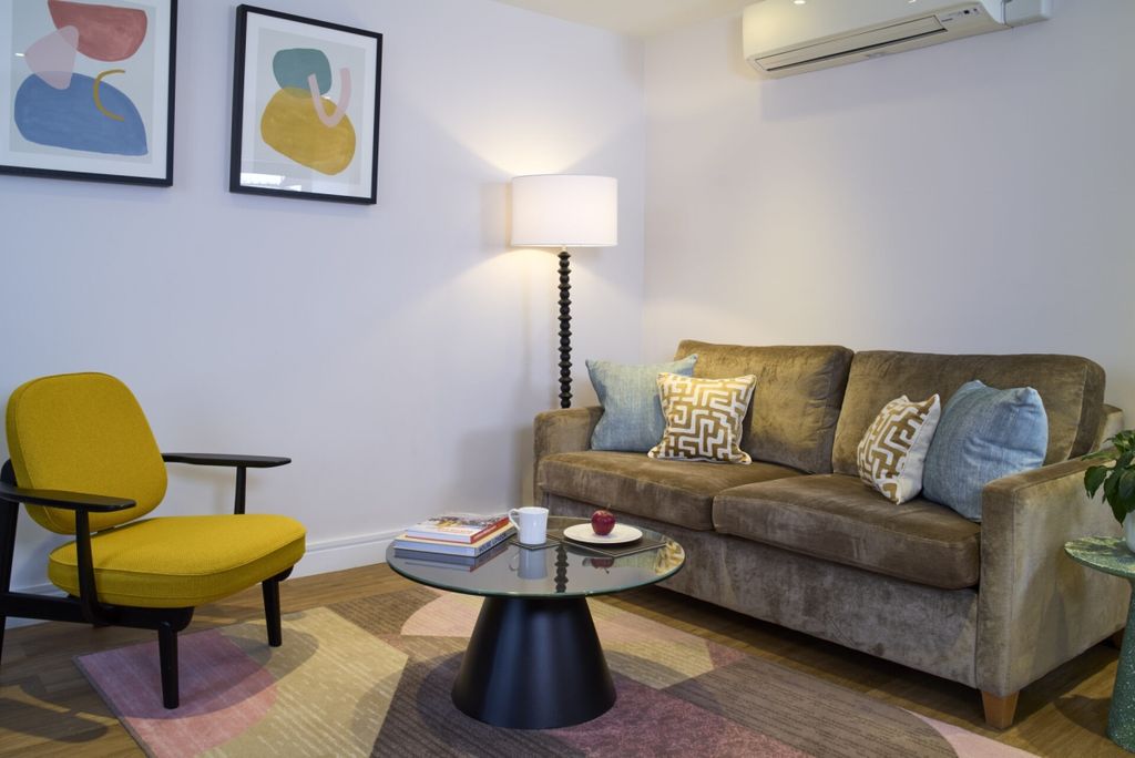 Property photo 2 of 9 Living Room