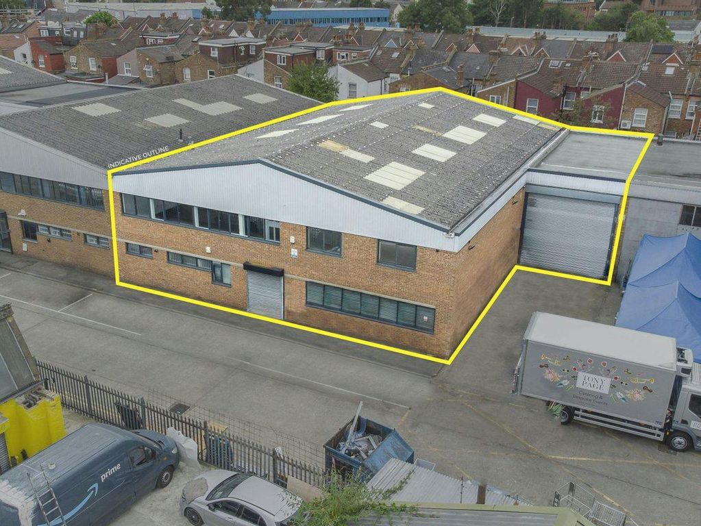 Property photo 1 of 6 Unit 5 Chapmans Park.Jpg