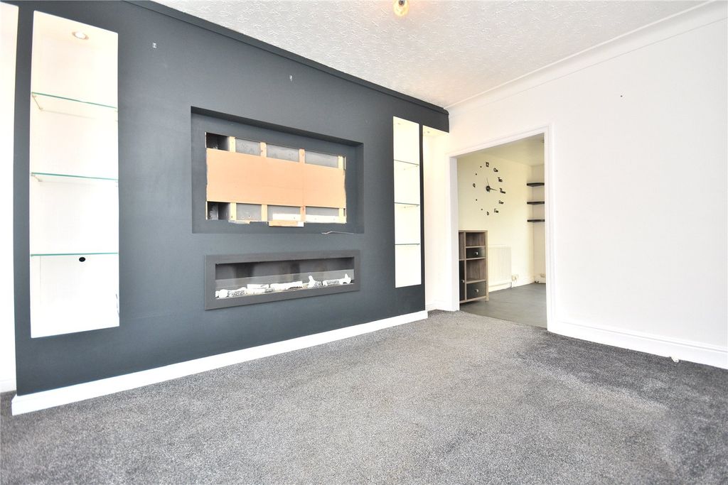 Property photo 2 of 18 Picture No. 10