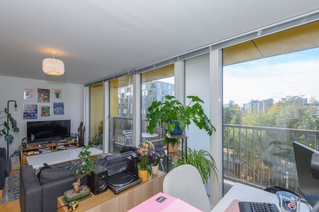 Property photo 2 of 15 _D787030-9