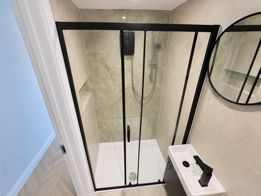 Property photo 1 of 4 En-Suite