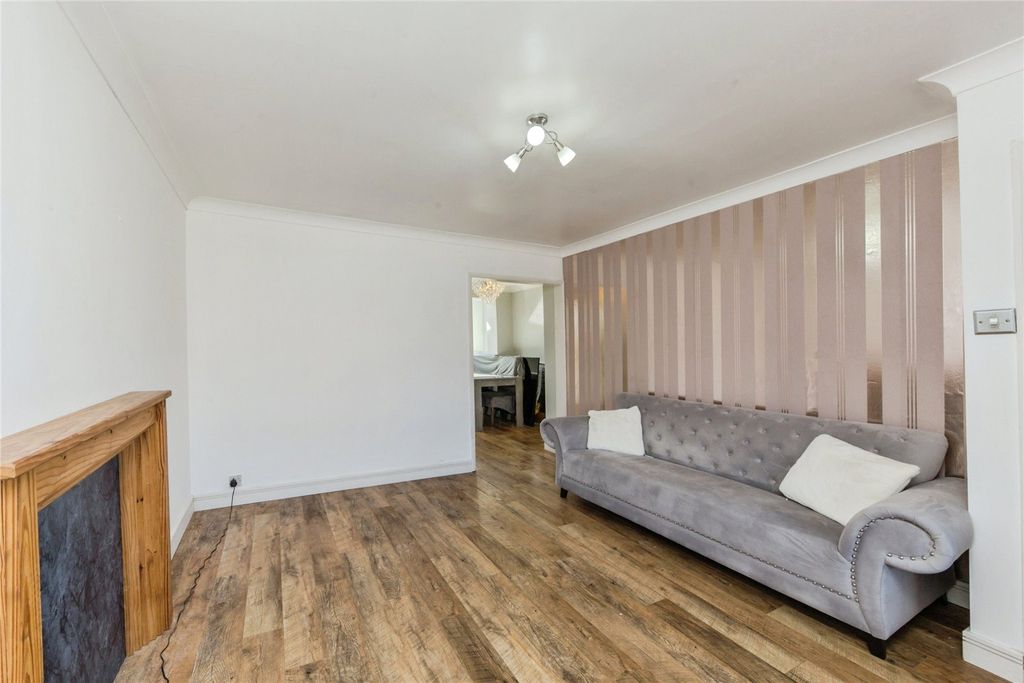 Property photo 3 of 17 Picture No. 01