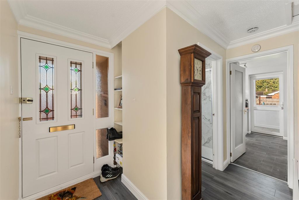 Property photo 2 of 14 50 Brantwood Rise, Banbury-4.Jpg