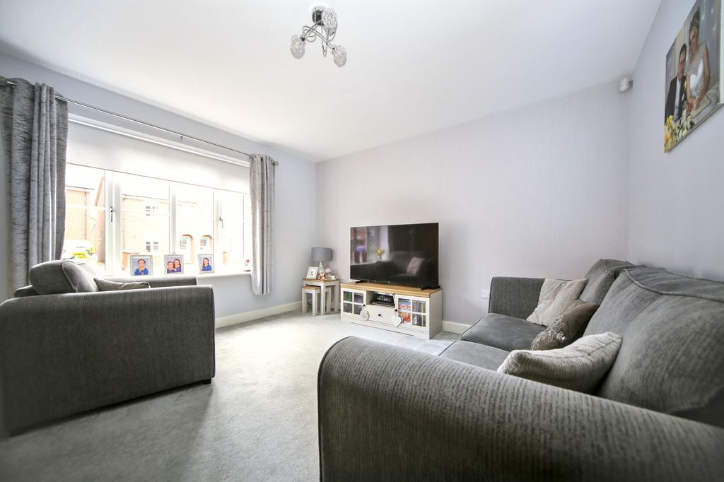 Property photo 2 of 22