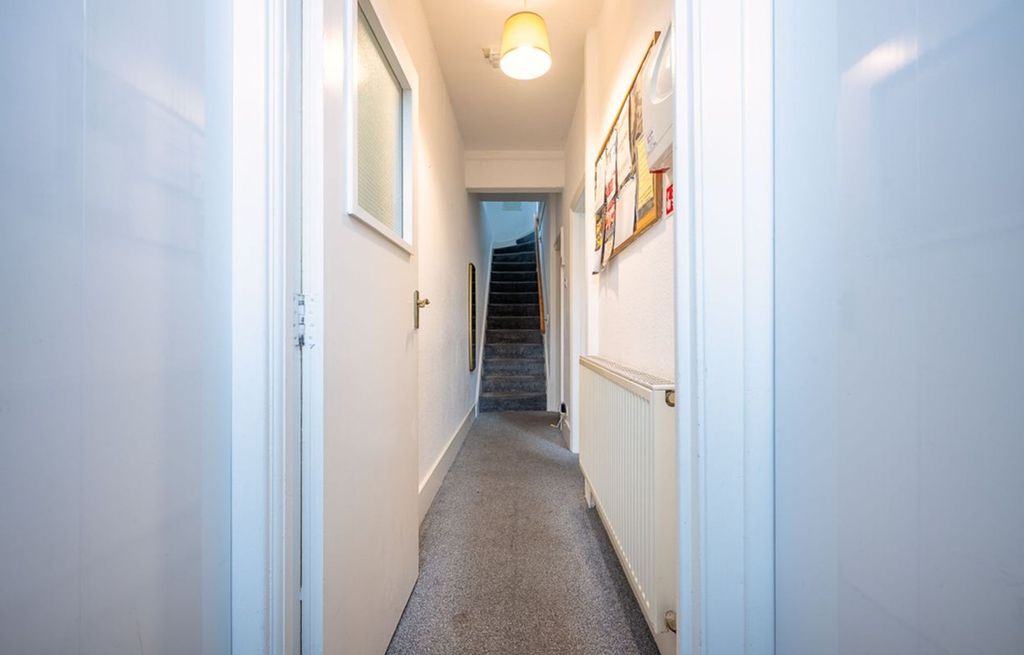 Property photo 2 of 13 Hallway