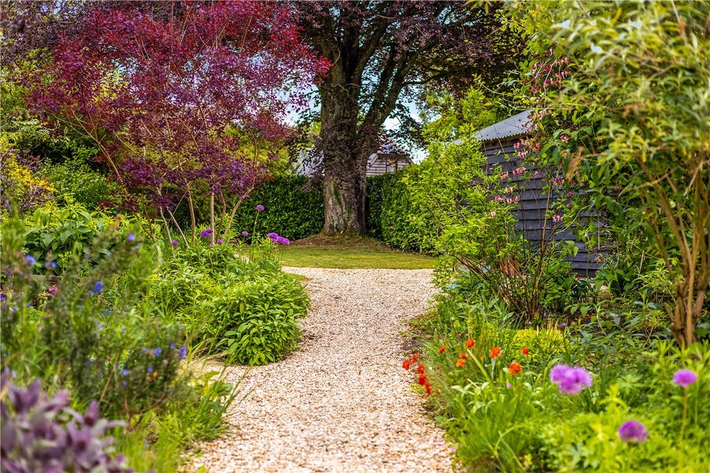 Property photo 3 of 24 Garden
