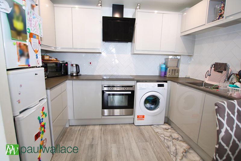 Property photo 3 of 9 Kitchen