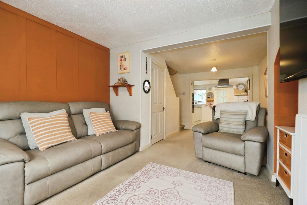 Property photo 2 of 20