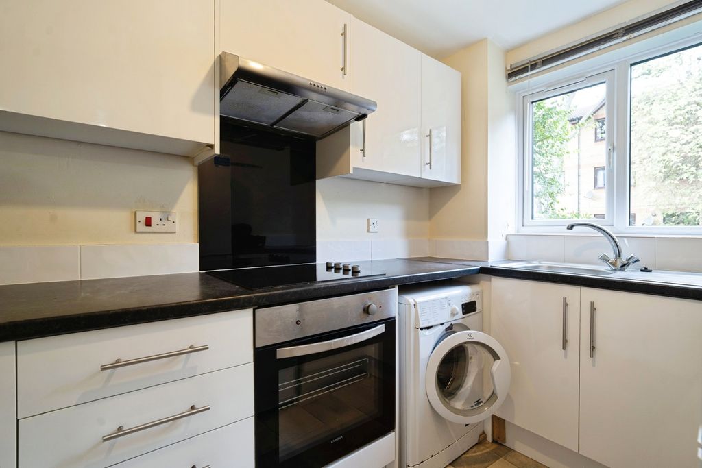 Property photo 3 of 14 Photo