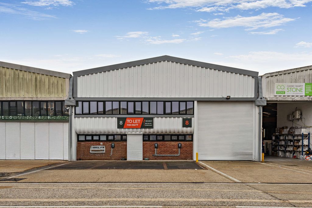 Property photo 1 of 8