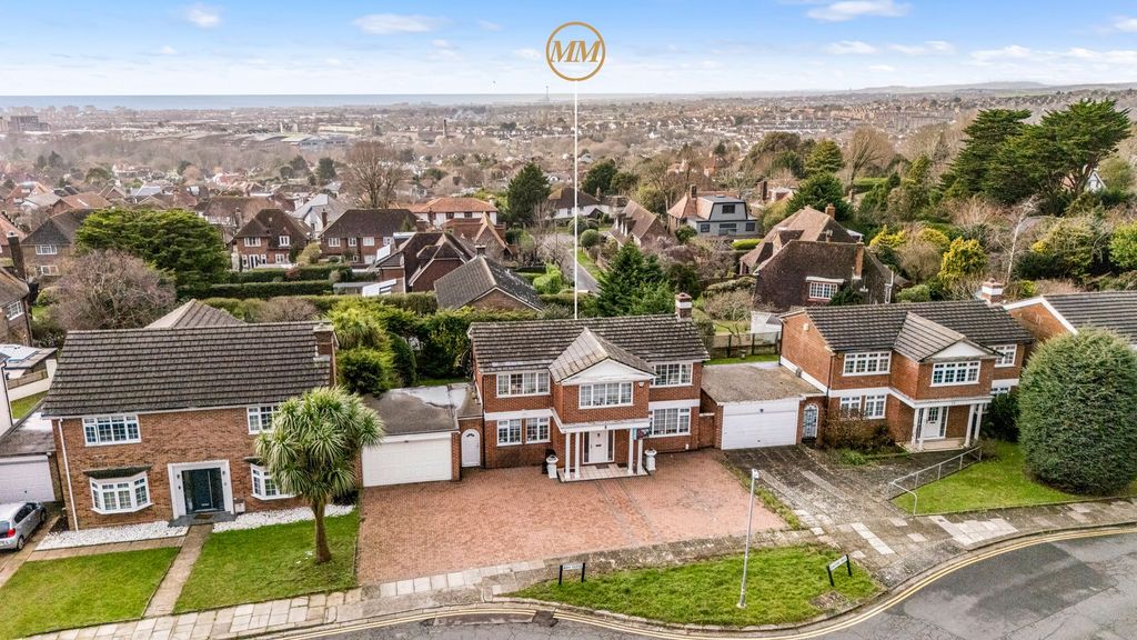 Property photo 1 of 36