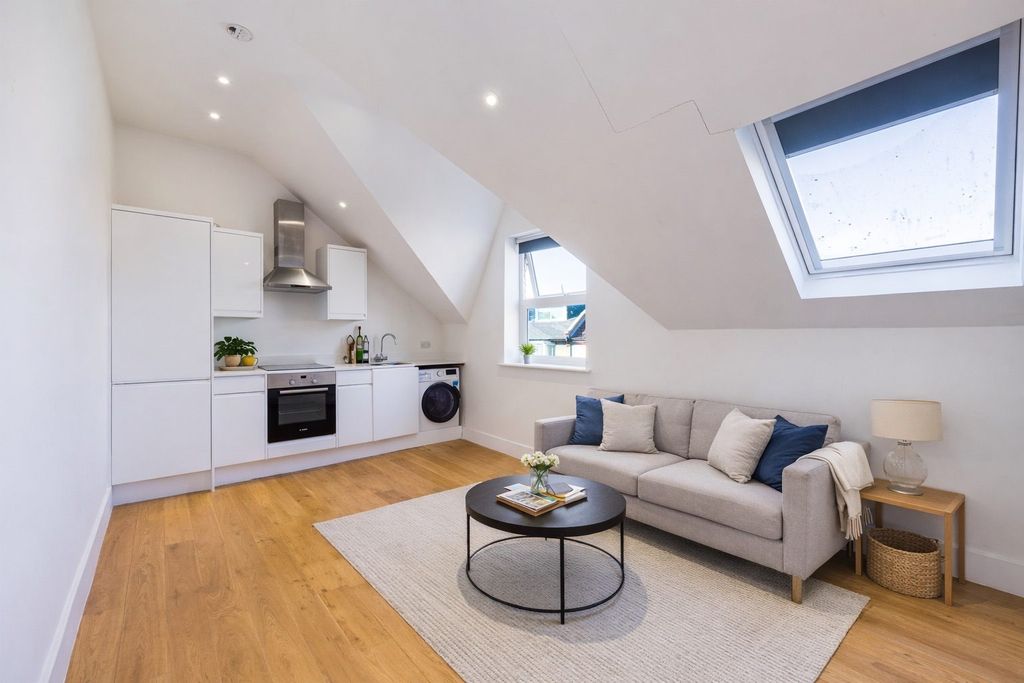 Property photo 2 of 5 Gallery