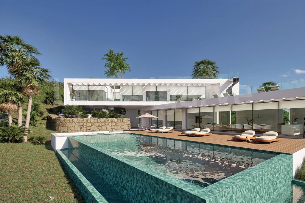 Property photo 1 of 30 Luxury | T5 Villa For Sale In Carvoeiro Village - An Architectural Masterpiece - Lagoa