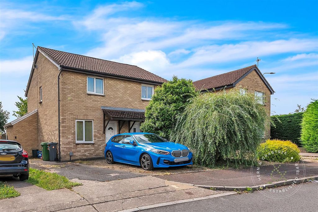 Property photo 1 of 24 Burne-Jones-Close-28.Jpg