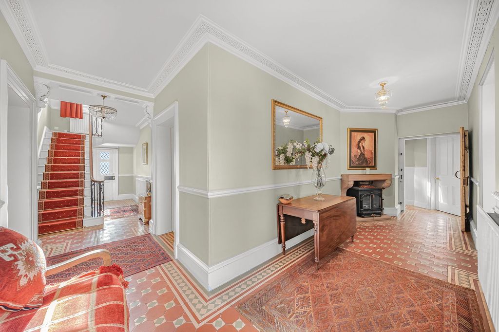Property photo 2 of 74
