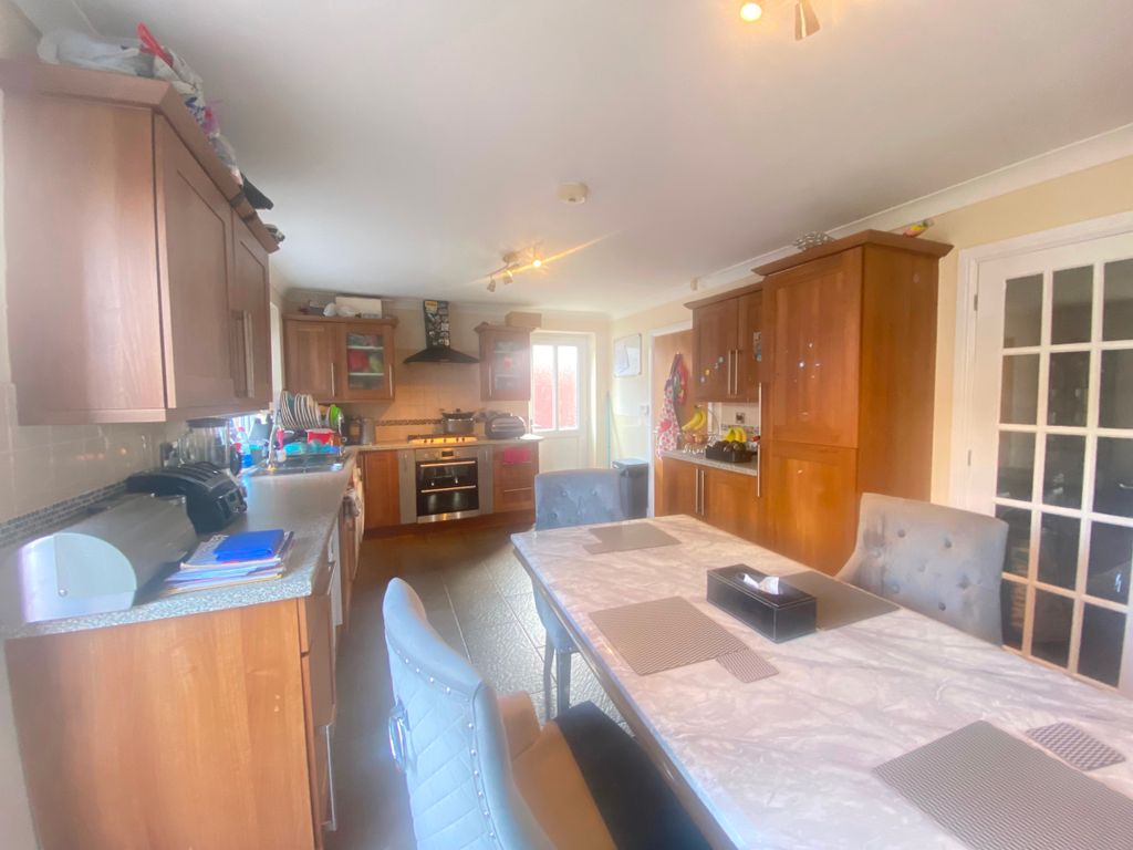 Property photo 3 of 25