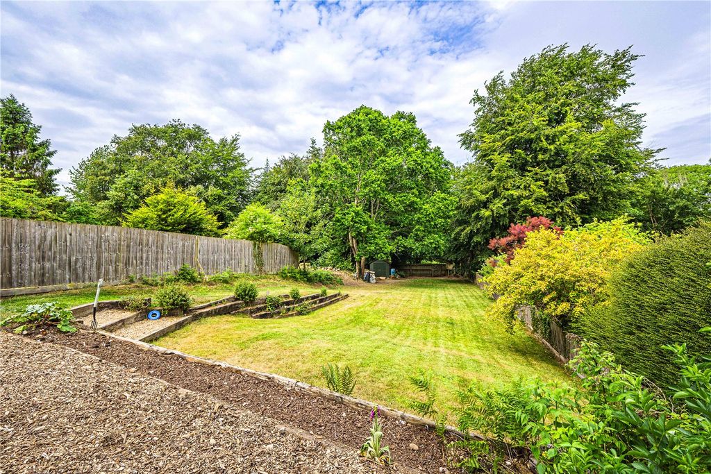 Property photo 2 of 21 Picture No. 16