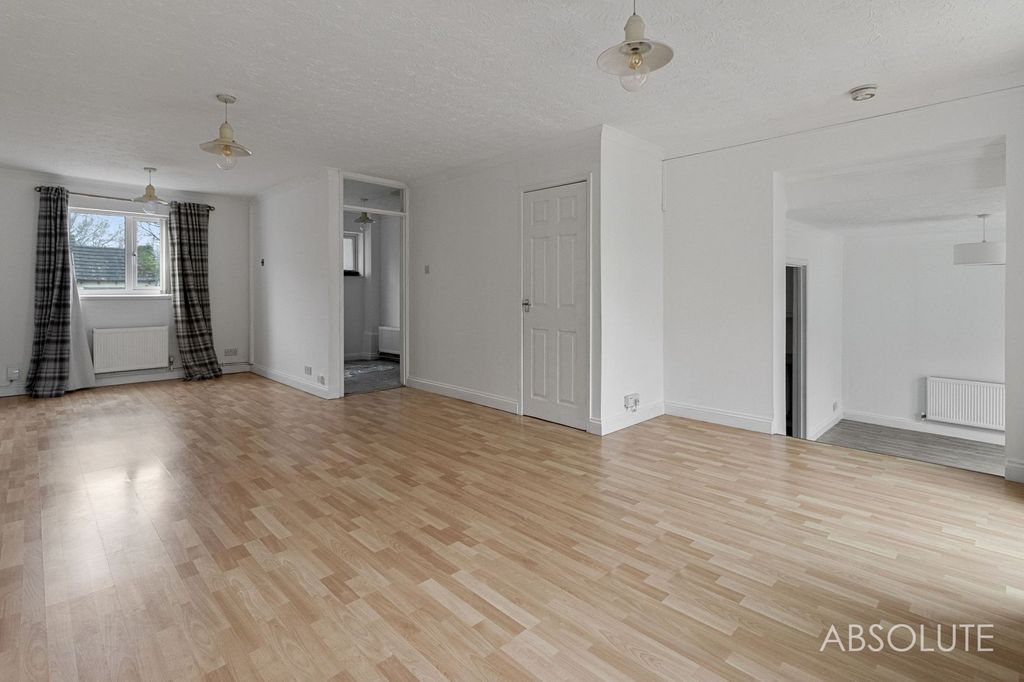 Property photo 2 of 23