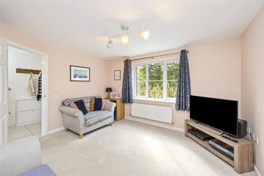 Property photo 3 of 17 Picture No. 12
