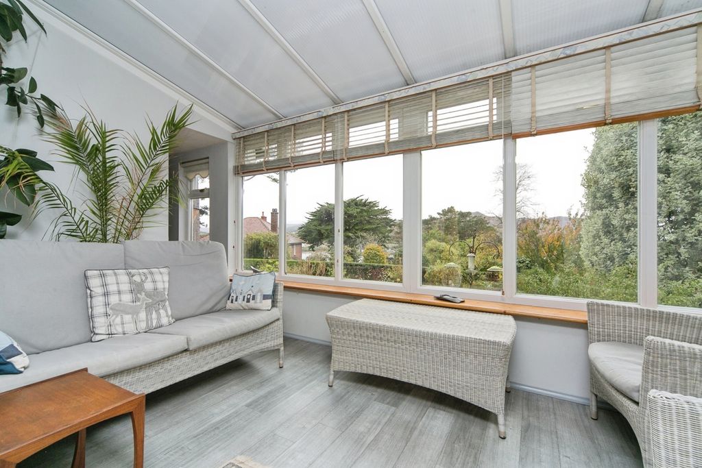 Property photo 3 of 31 Conservatory