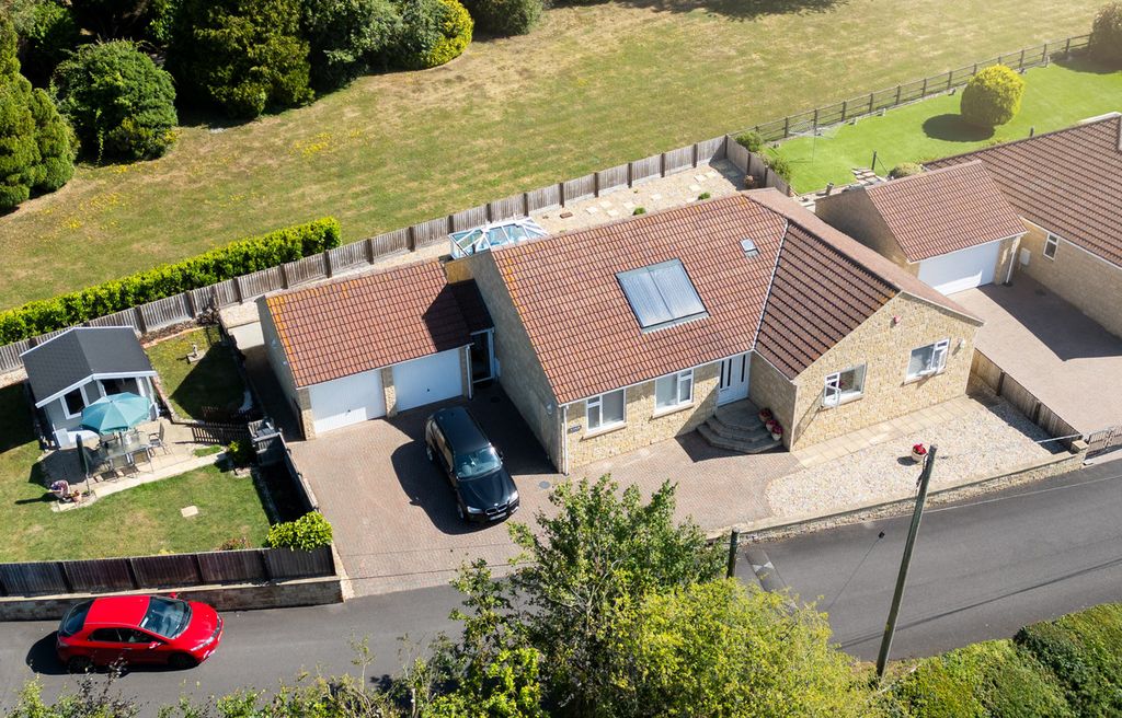 Property photo 1 of 21