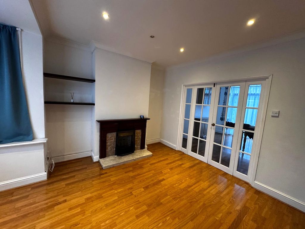 Property photo 3 of 13 Photo 3