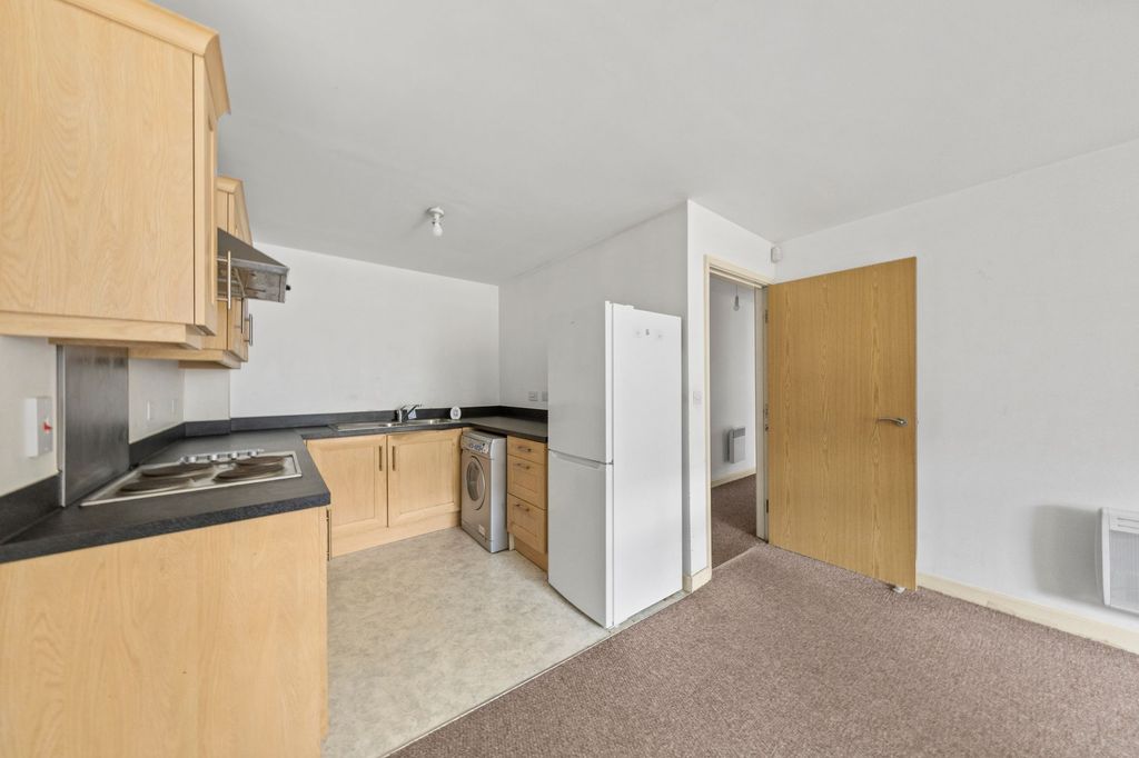 Property photo 3 of 9