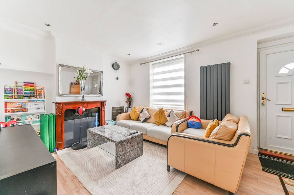 Property photo 2 of 9