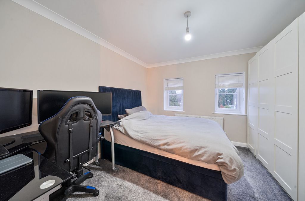 Property photo 1 of 11 1417370-1-6996c13...