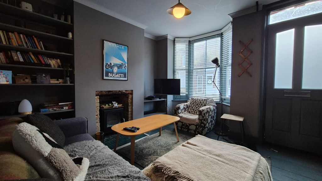 Property photo 2 of 19 Living Room