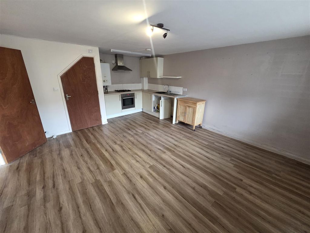 Property photo 3 of 6 67144.Jpg