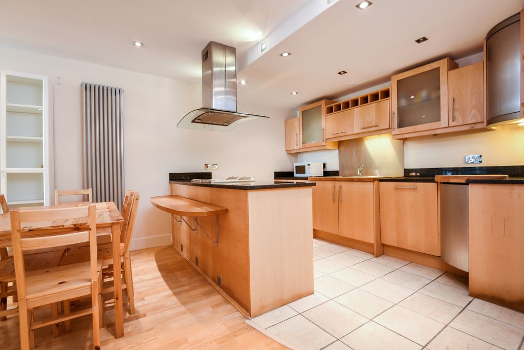 Property photo 3 of 8 219680 (5)