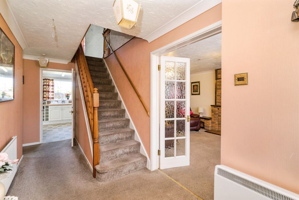 Property photo 3 of 19