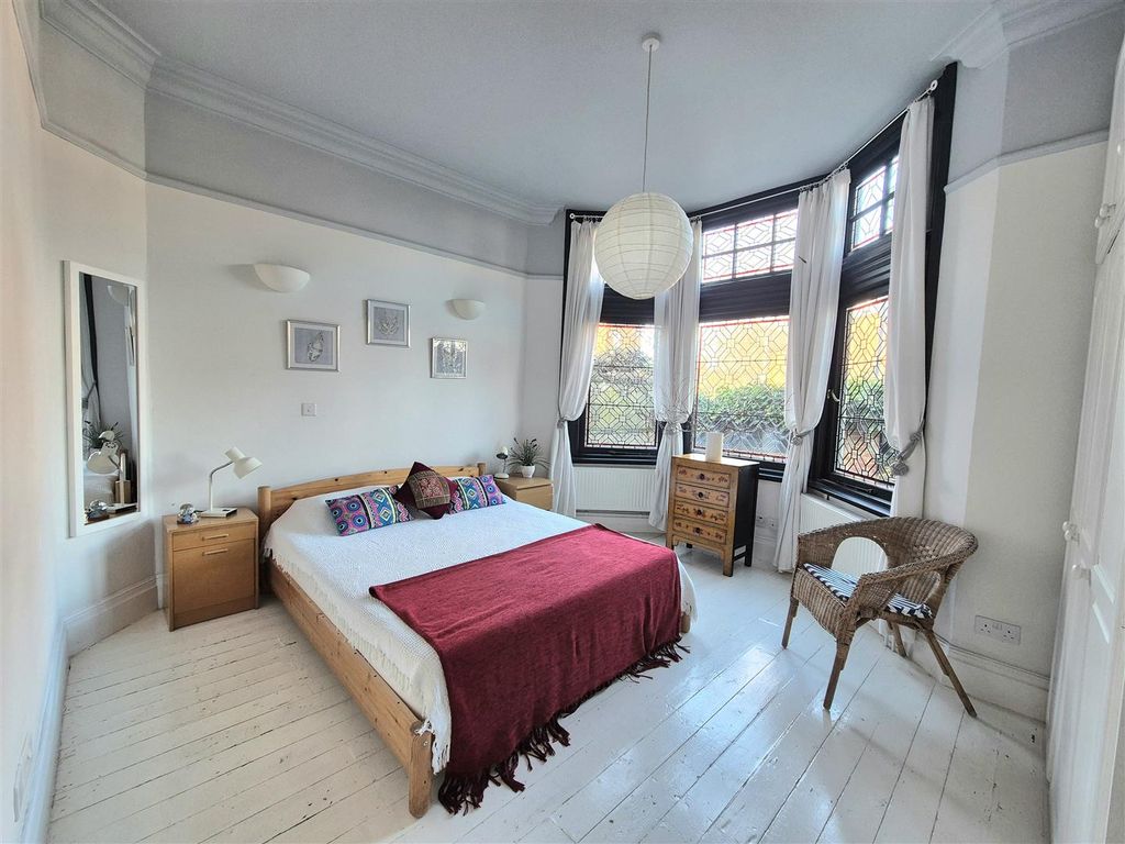 Property photo 3 of 21