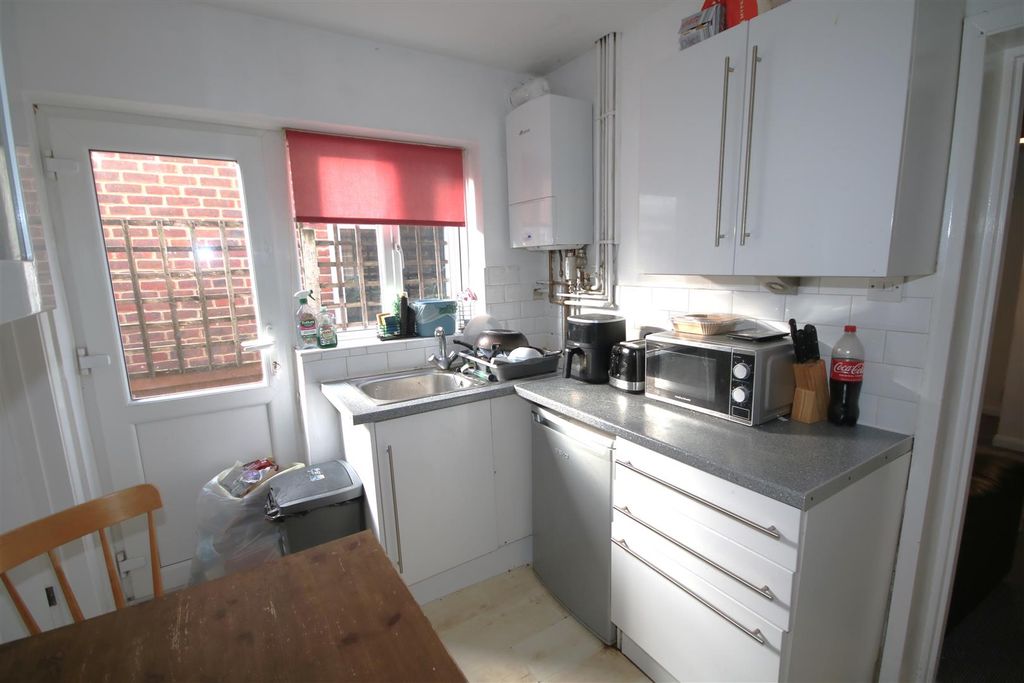 Property photo 3 of 12 Kitchen A.Jpg