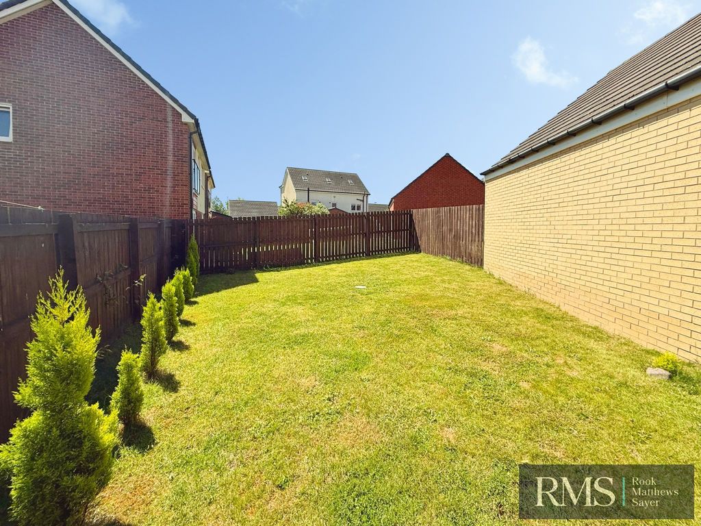 Property photo 3 of 21 Photo 27