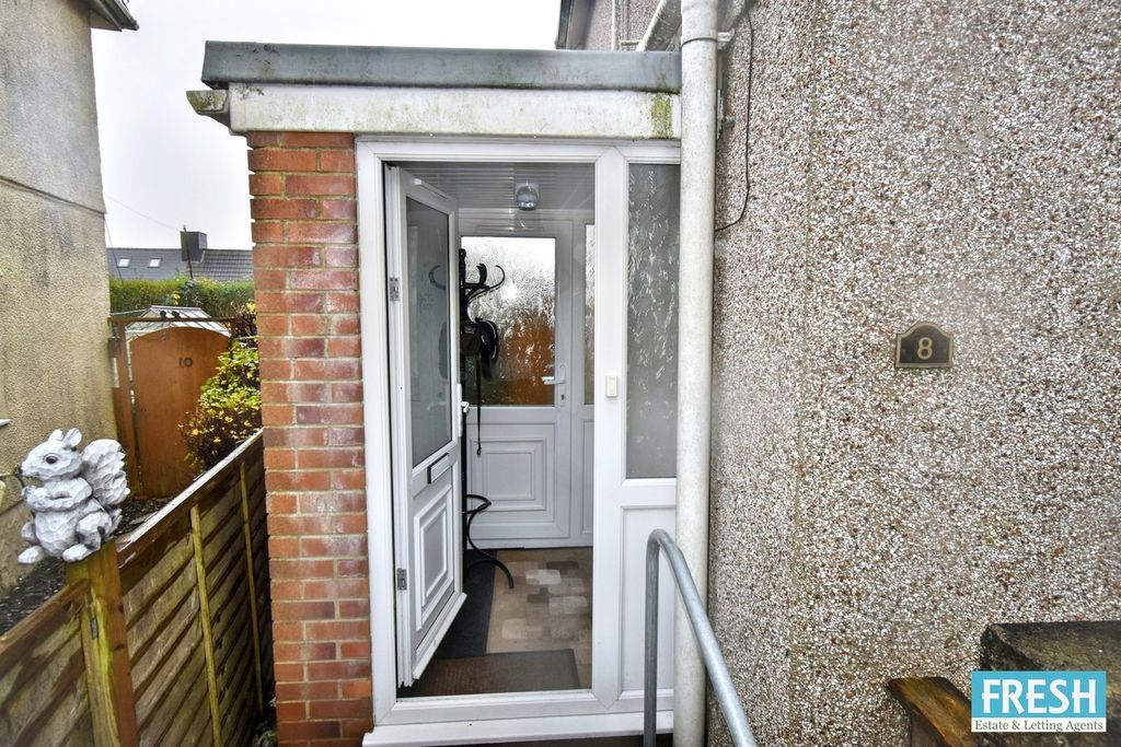 Property photo 2 of 21