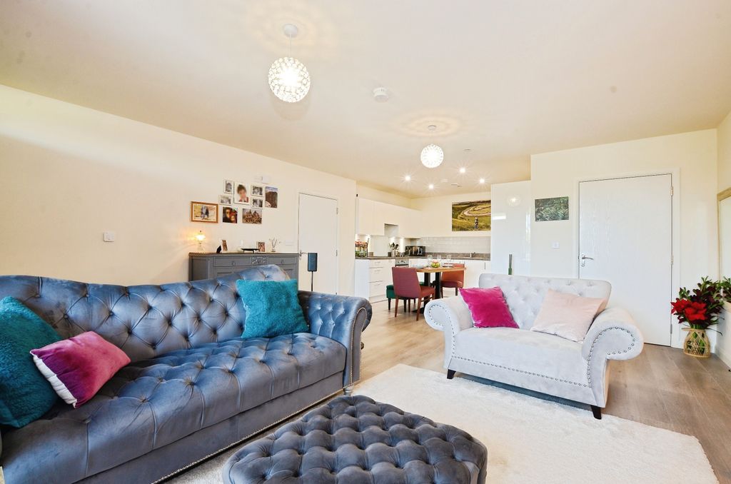 Property photo 3 of 21 Open Plan