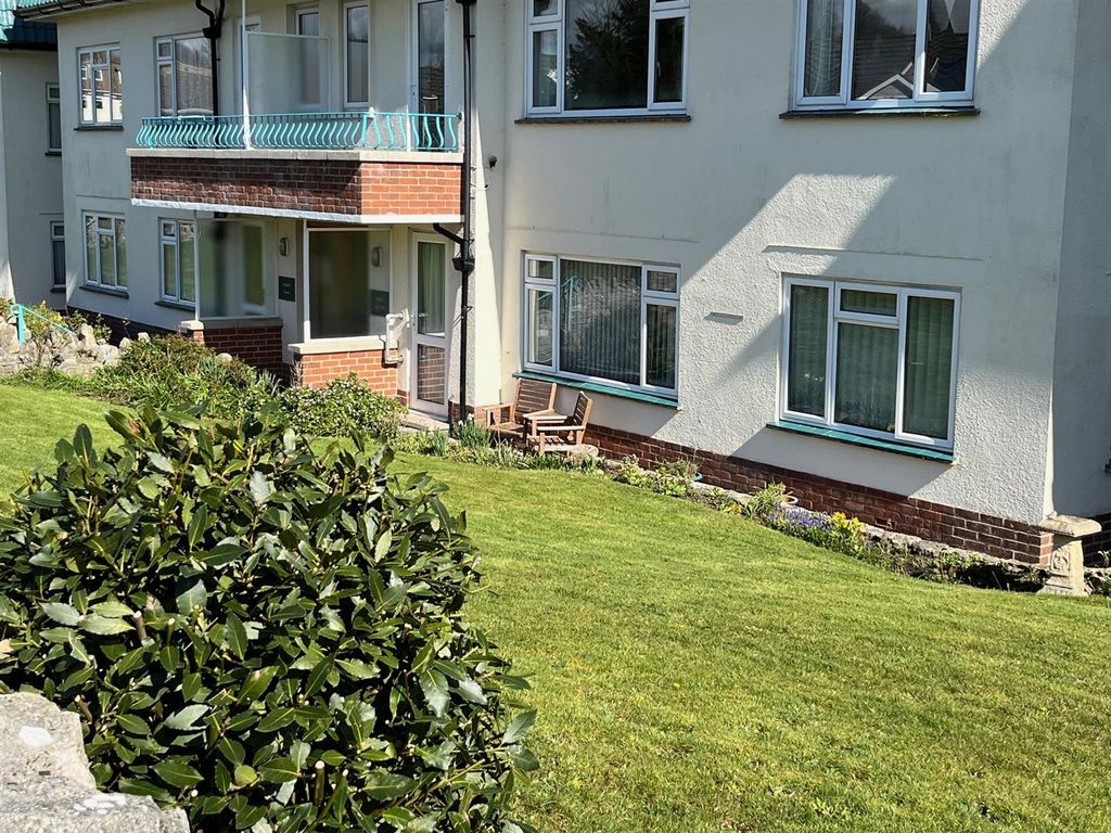 Property photo 2 of 15 4194 Newcommgarden.Jpg