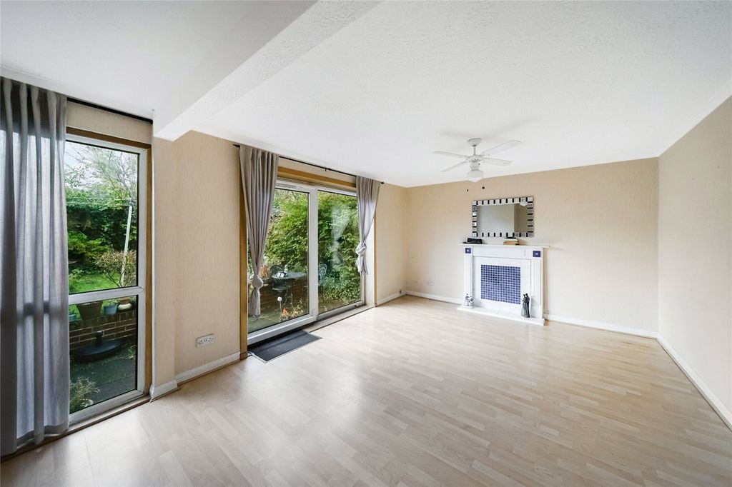 Property photo 3 of 22 Picture No. 05