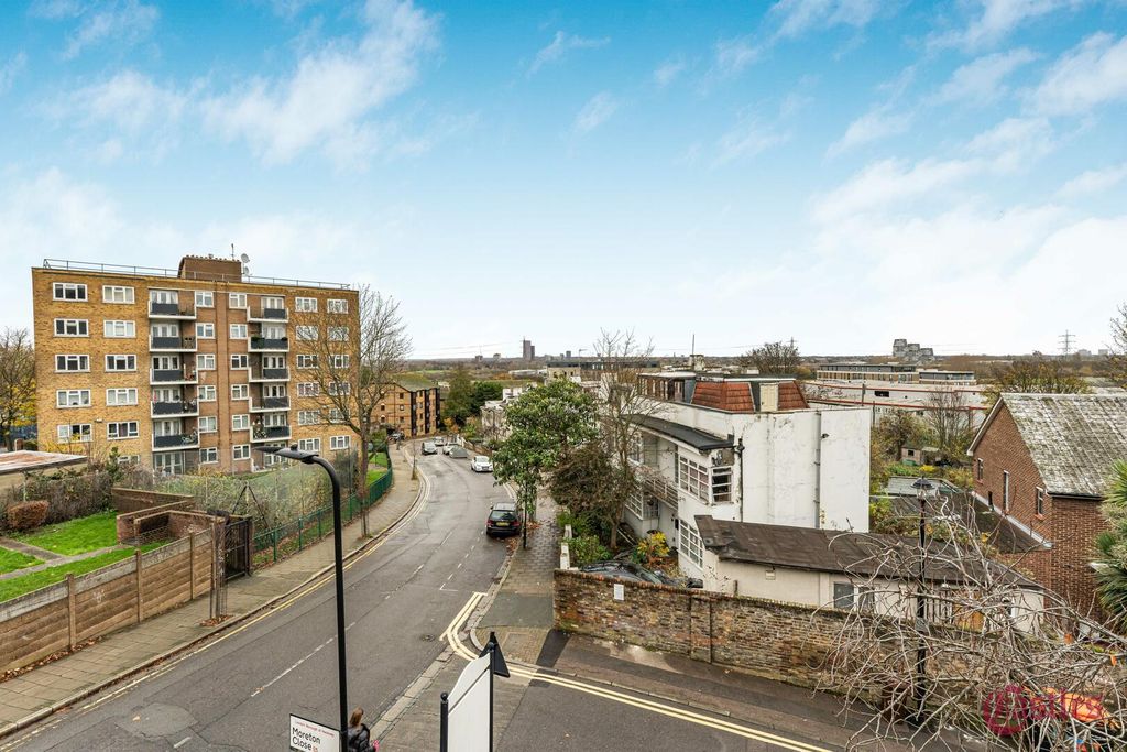 Property photo 3 of 17 Exterior