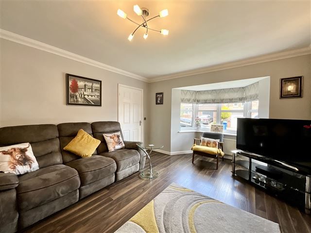 Property photo 3 of 21 Lounge