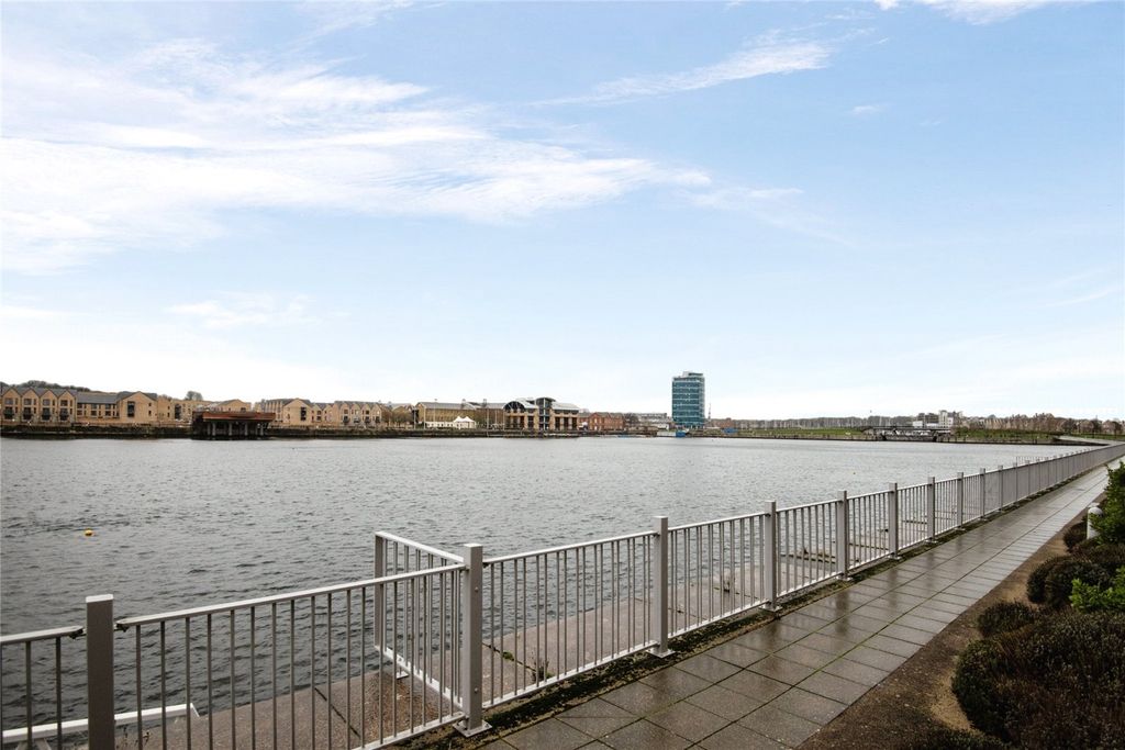 Property photo 3 of 14 Marina