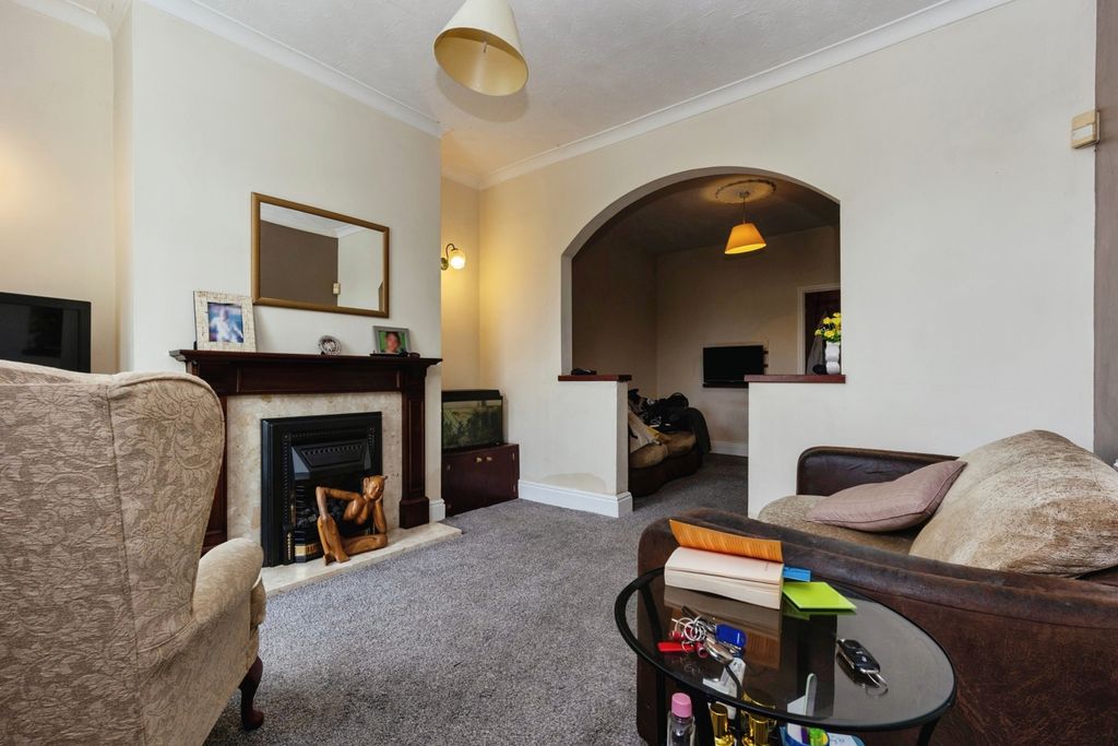Property photo 2 of 15 Pbox-Img.Jpg