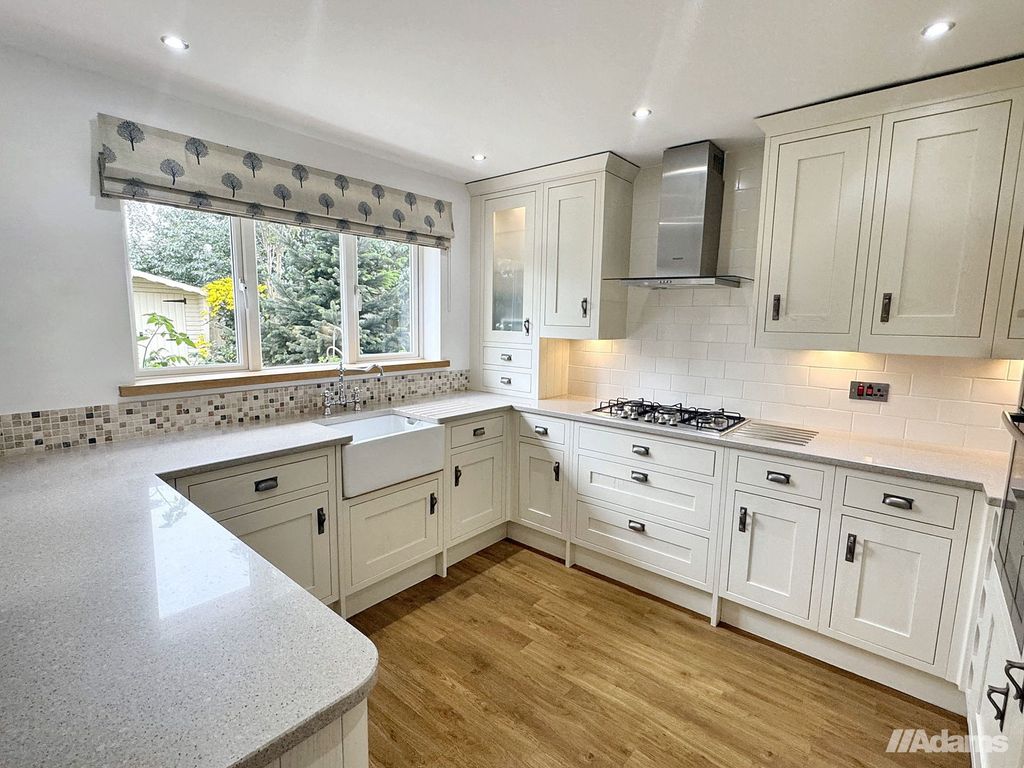 Property photo 3 of 37