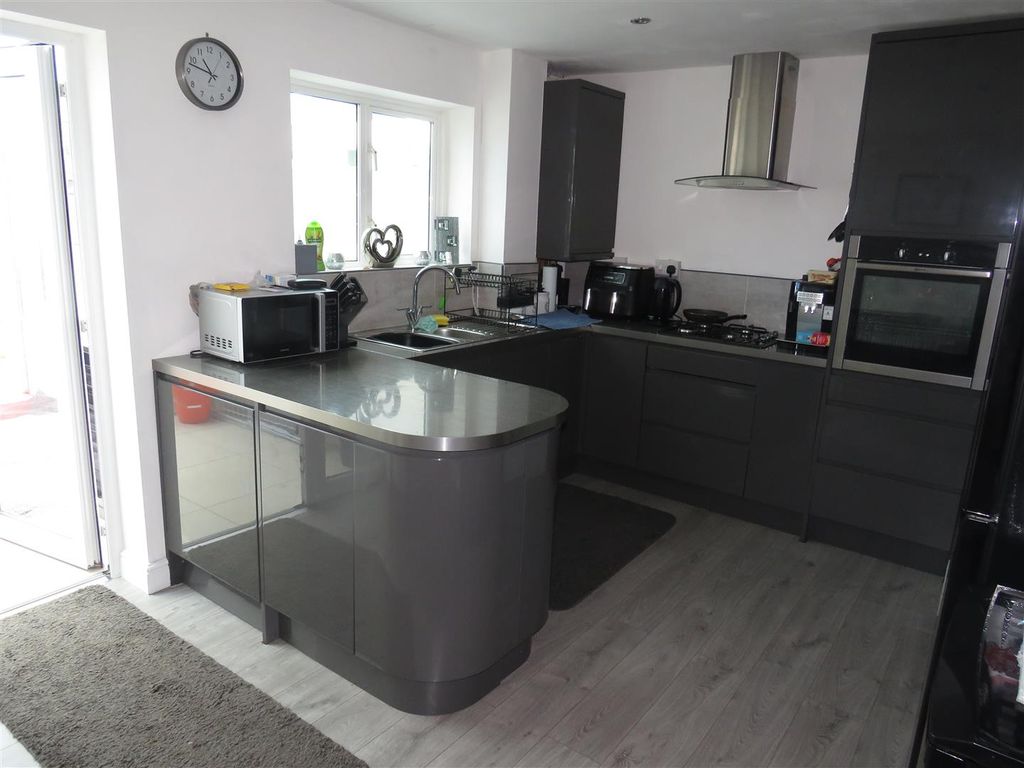 Property photo 3 of 12 Img_2075.Jpg