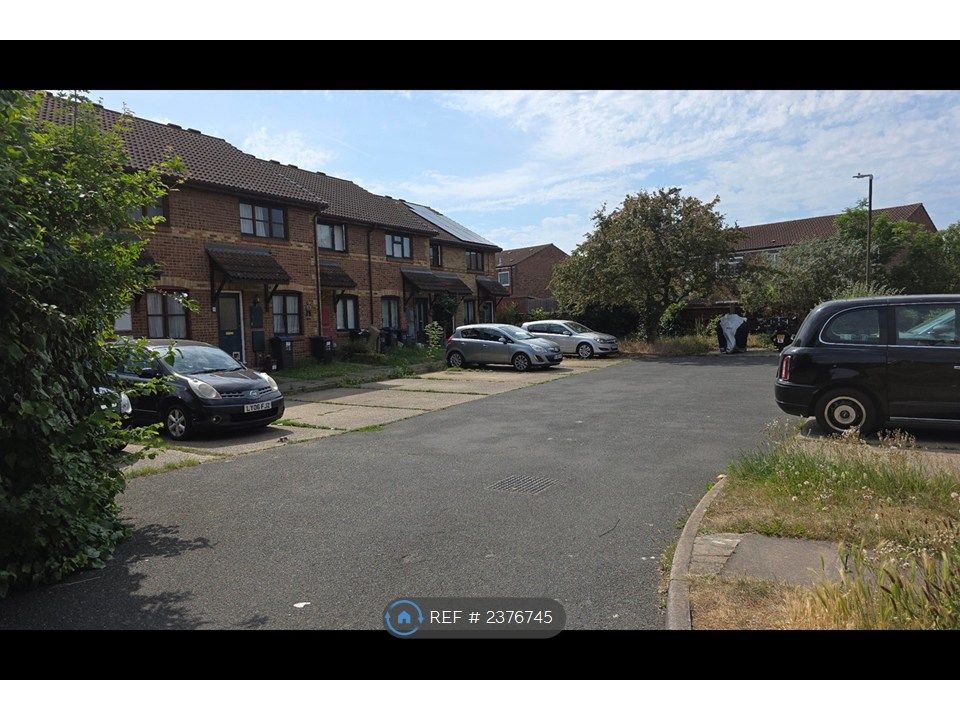 Property photo 3 of 8 Cul De Sac