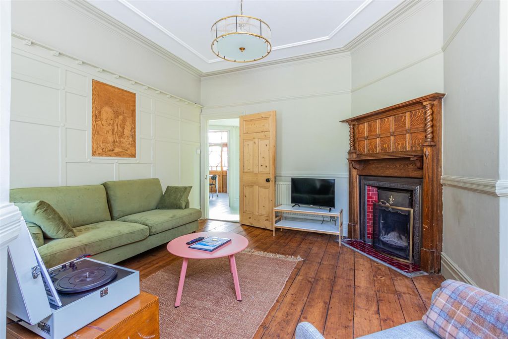Property photo 3 of 29 Waterloo Road 2-10.Jpg