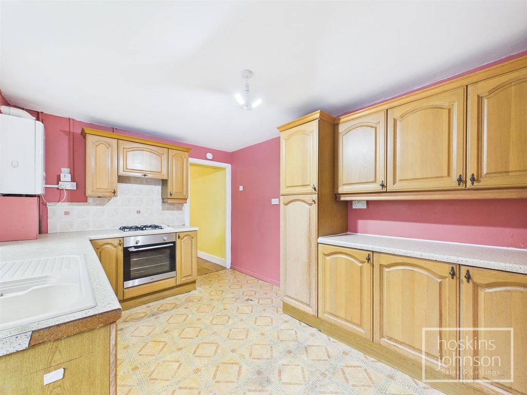 Property photo 3 of 25 Kitchen